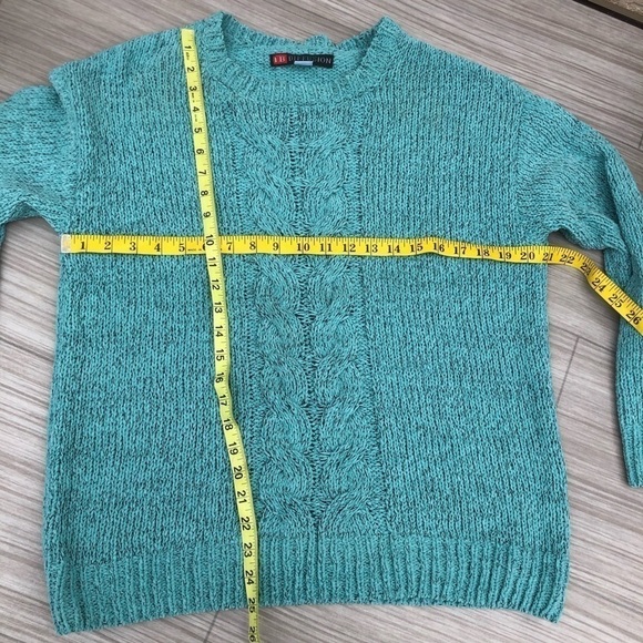Soft knit pullover sweater Size Medium - Picture 6 of 6